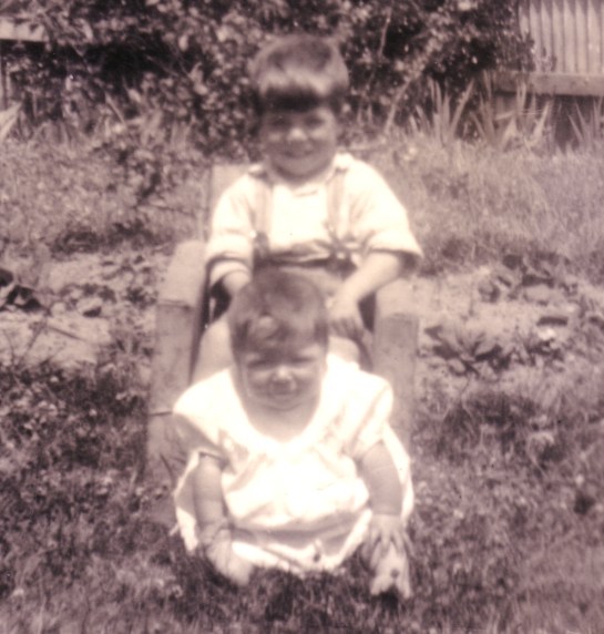 kevin & Anne 2 at grandparent's house in Wadestown
