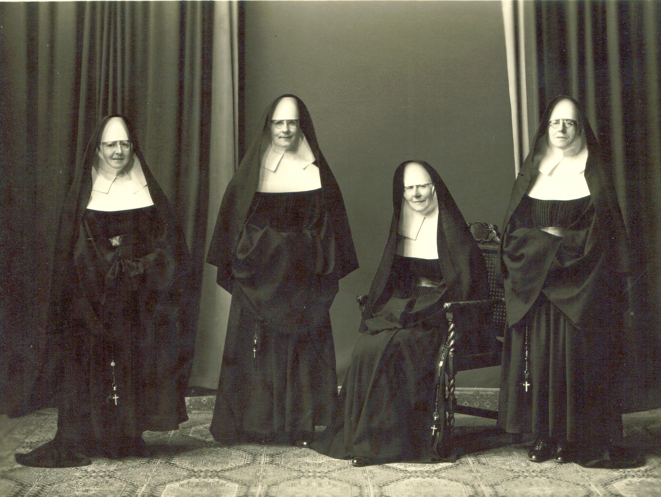 four nuns 001